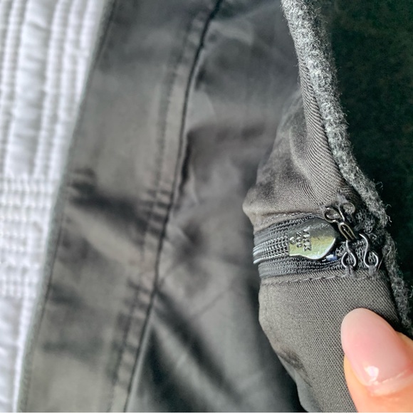 Wool blended high waisted mini skirt / dark gray / Uniqlo NWT - Picture 4 of 7